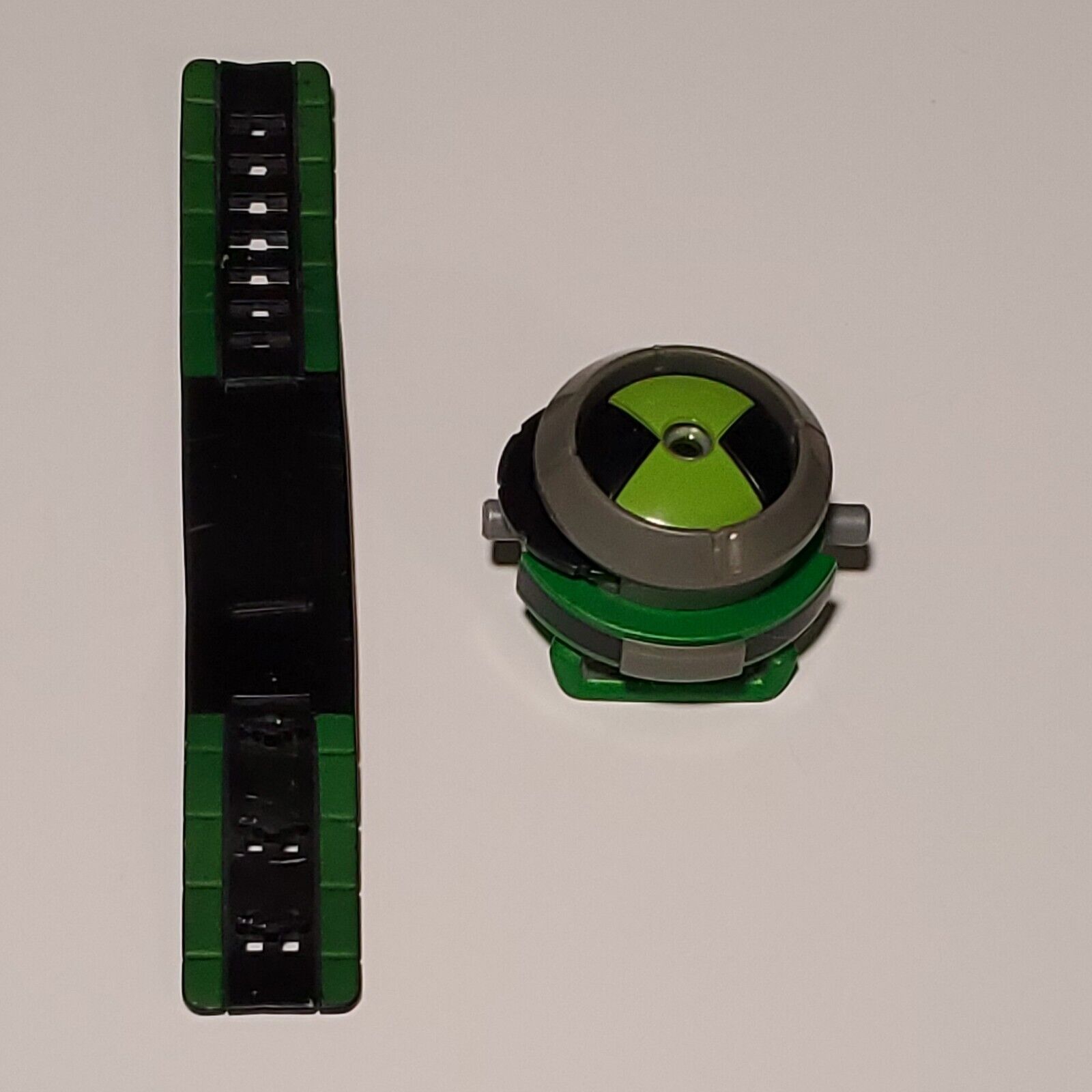 Ben 10 Ultimate Omnitrix FX Watch Bandai 2008 w/ 3 Crystals Aliens Light  Sounds