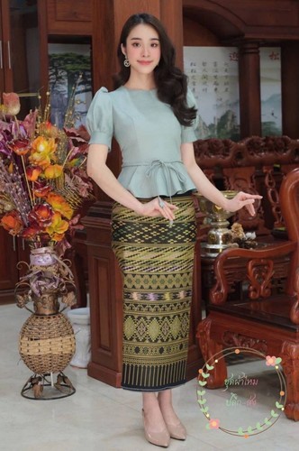 LAOS/THAI TRADITIONAL SILK BLOUSE SHIRTS - THAI TRADITIONAL CLOTHING AND DRESS - Picture 11 of 20