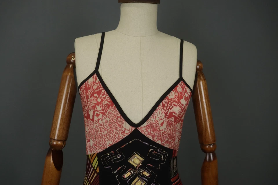 Vestido regata SAVE THE QUEEN multicolorido estampa geométrica sem mangas gola V tamanho P - Imagem 2 de 4