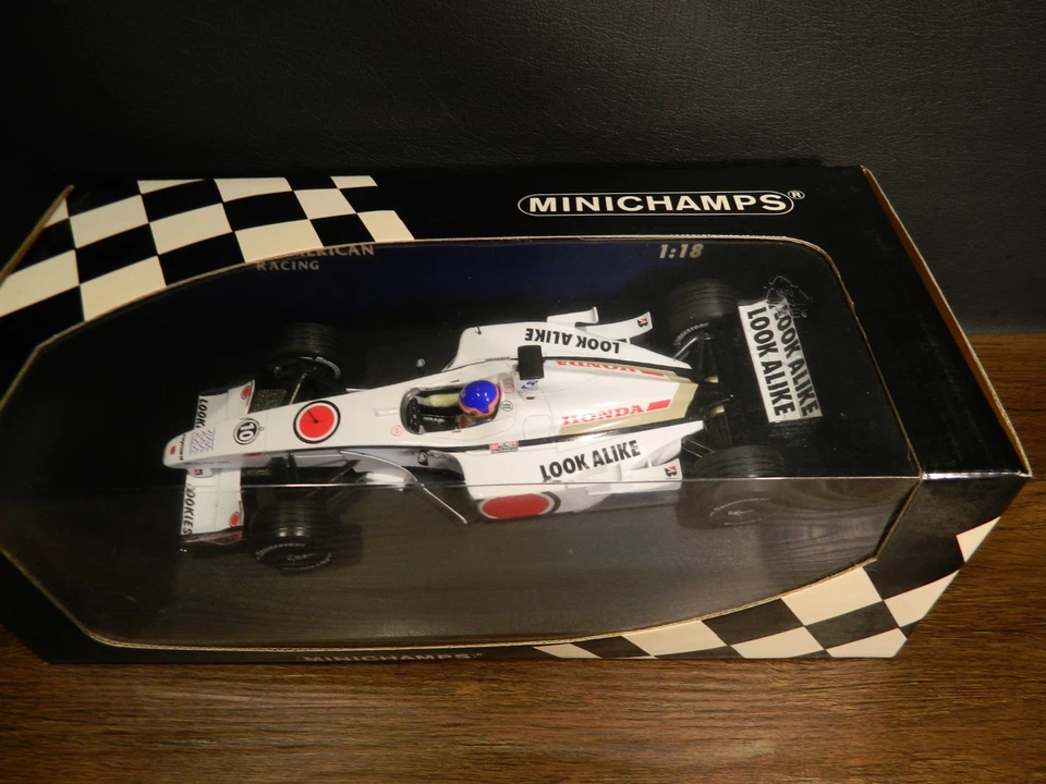 MINICHAMPS 1/18 BAR Honda Racing F1 Team show car 2001 - Image 2 of 3
