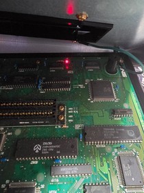 NEO GEO AES CONSOLE SYSTEM FOR PARTS OR REPAIR  POWERS ON NO CLEAR PICTURE #M24