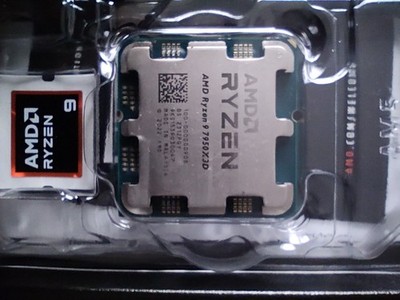 AMD Ryzen 9 7950X3D Processor (5.7 GHz, 16 Cores, Socket AM5) Box -...