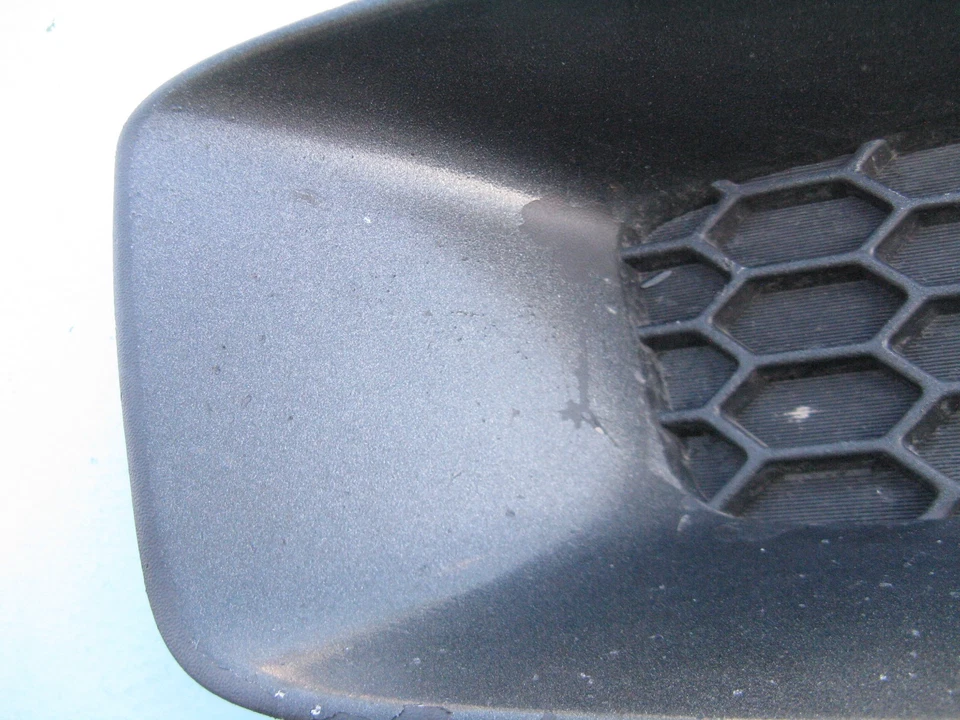 2006 06 SCION XA ПЕРЕДНИЙ БАМПЕР ЛЕВЫЙ ПРОТИВОТУМАННЫЙ ФОНАРЬ КРЫШКА НИЖНЯЯ РЕШЕТКА ОТДЕЛКА МОЛДИНГ #2 - Изображение 2 из 4