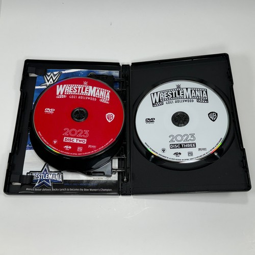 WWE Wrestlemania 39 Goes Hollywood 2023 DVD Roman Reigns Cody Rhodes 3 disc OOP - Foto 6 di 12