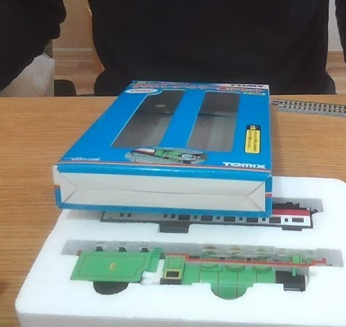 Thomas & Friends Henry Red EXPRESS COACH 93805 TOMIX N Scale TOMYTECH Still Runs - Picture 11 of 13