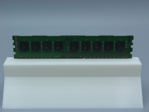 8GB Micron MT18KSF1G72AZ-1G6E1ZE DDR3 1600MHz PC3L-12800E PC RAM - Bild 2 von 2