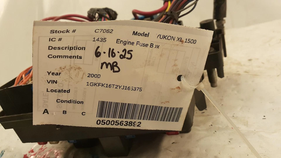 Used Fuse Box fits: 2000 Gmc Yukon xl 1500  Grade A - Image 3 of 4