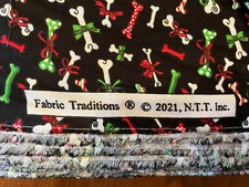 New dog bone Fabric Traditions cotton material quilt craft 11 yds Christmas
