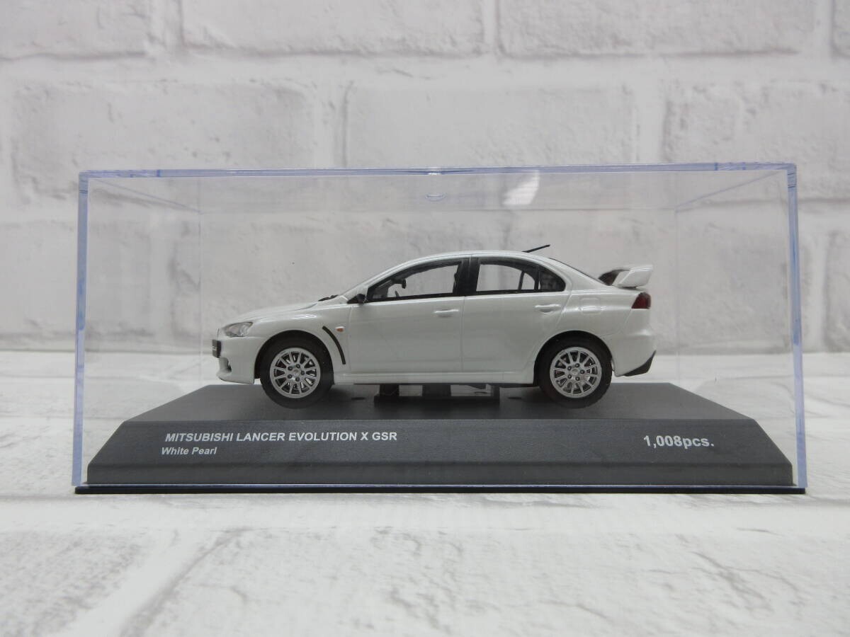 1:43 Kyosho Mitsubishi Lancer Evolution X GSR CZ4A White