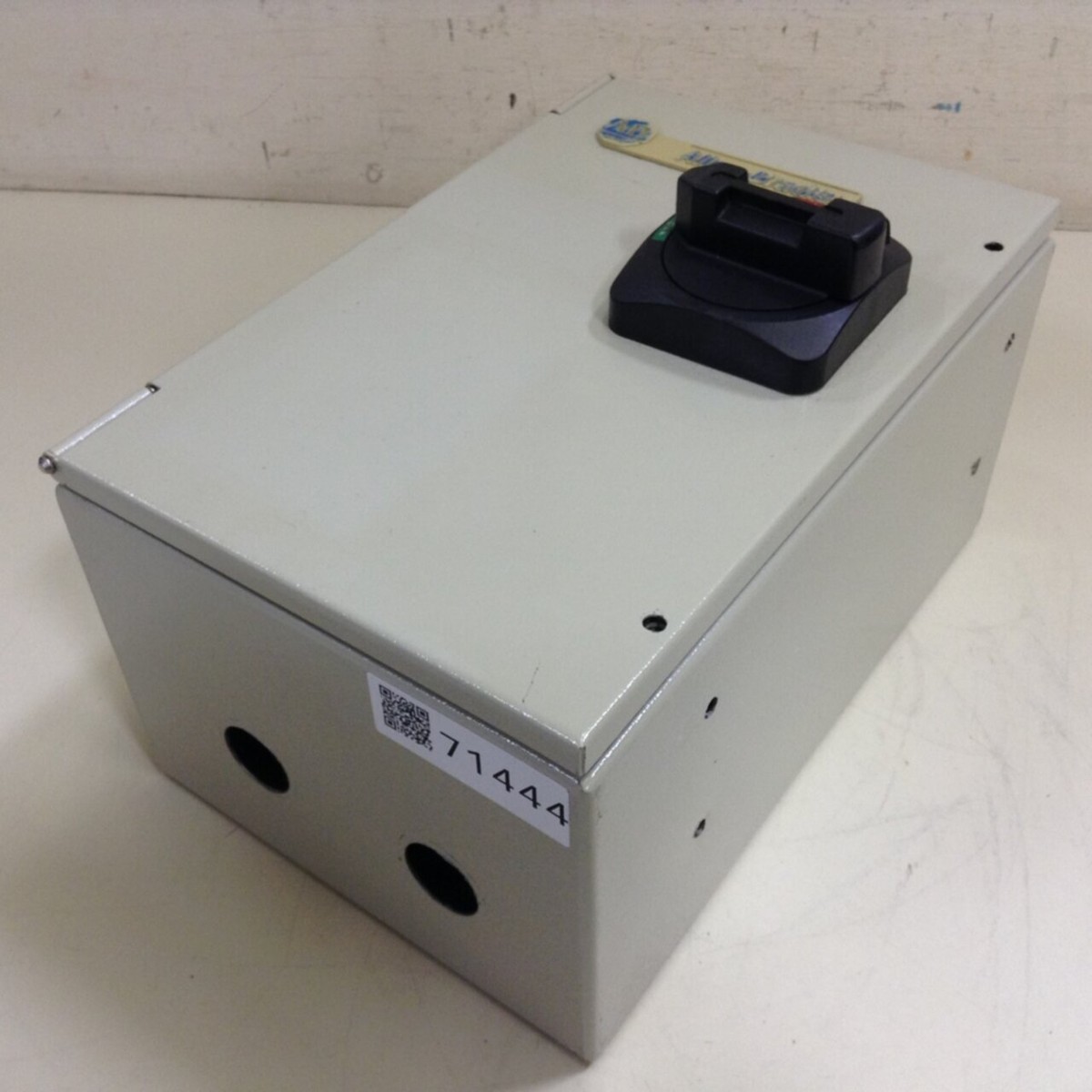 ALLEN BRADLEY Disconnect Switch 194R-J030P3 SER A Used ALLEN BRADLEY Disconnect Switch 194R-J030P3 SER A Used