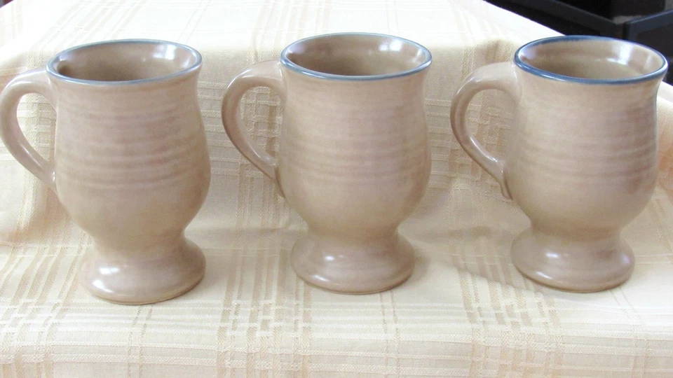 Set of 3 Vintage Pfaltzgraff Tan & Blue Pedestal Mugs - Image 3 of 4