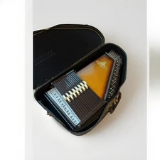 Rhythm Band ChromaHarp Auto Harp Sunburst, Hard Case + Tuner - Fantastic Cond.