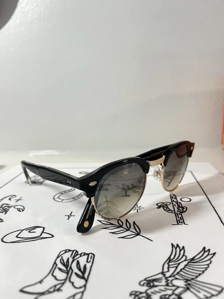 Óculos de sol Garrett Leight - MADEIRA DE CARVALHO - Preto/espelho oliva - Imagem 2 de 4