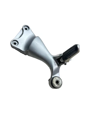 Suzuki GSX 1300 R Hayabusa 1999 - 2007 Arrière Droite Côté Droit Repose-Pieds - Photo 1/4