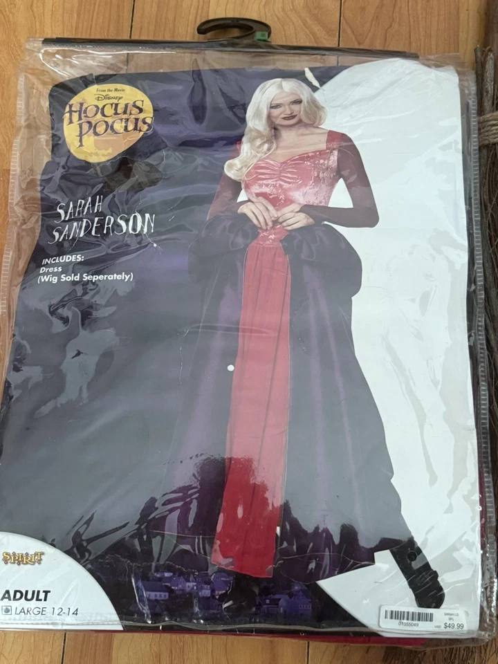 Hocus Pocus Sarah Sanderson Womens Costume + Cape + Small Broomstick Size Large - Image 2 of 3