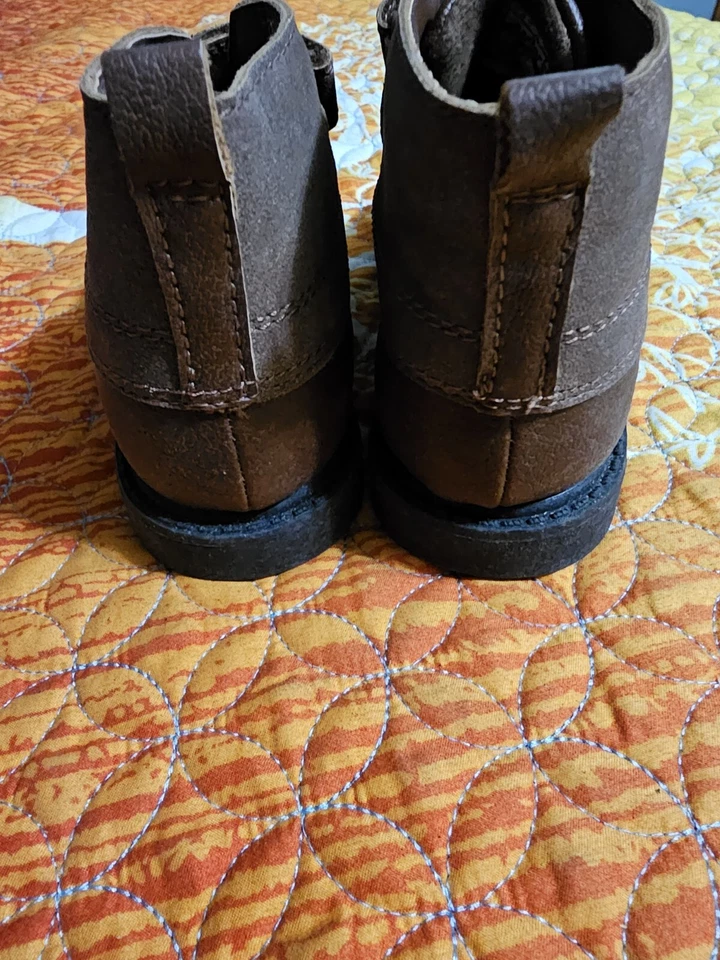 Carter's Niños Marrón Oxford Punta de Ala Tenis Zapatos Elegantes Fácil de Usar Talla 10M Foto 2 de 4