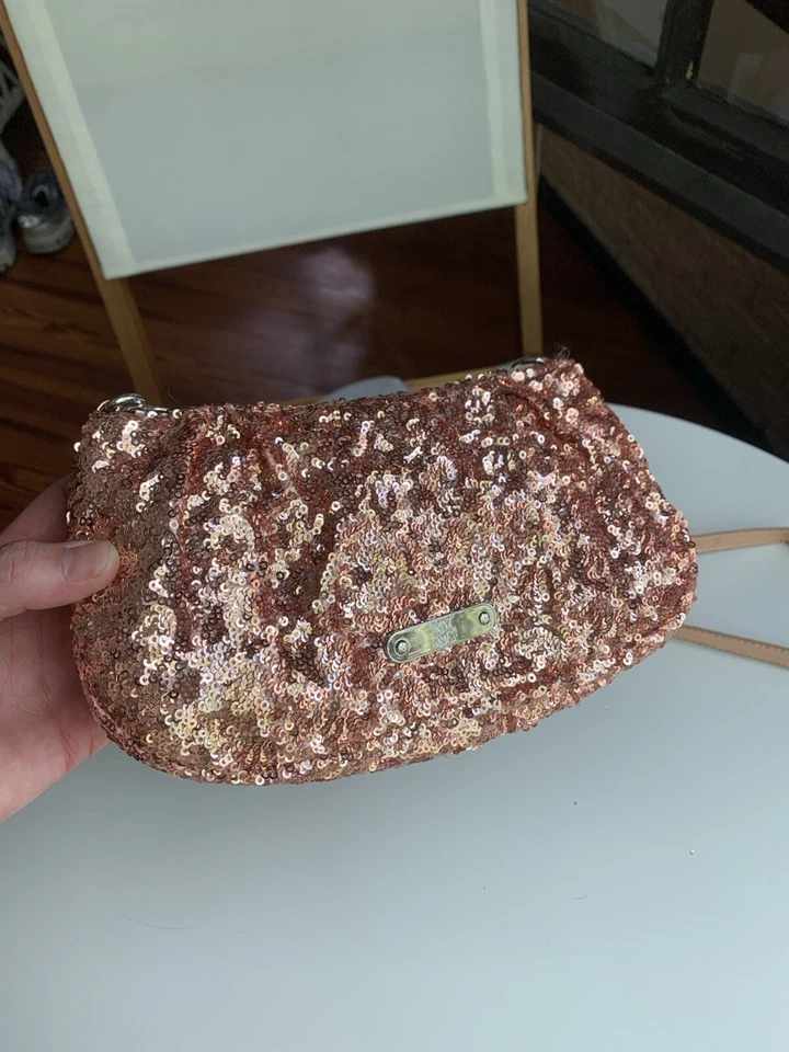 Nuevo con etiquetas Cartera Bandolera New York & Company Rosa Claro Lentejuelas Cadena Plateada Elegante Foto 2 de 4