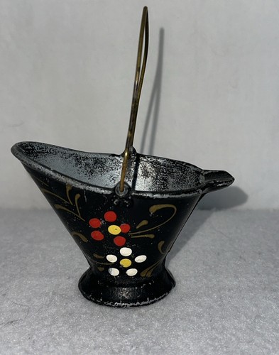 Puppenhaus Miniatur Gusseisen handbemalt Blumen Kohle Eimer Aschenbecher Vintage - Bild 1 von 8