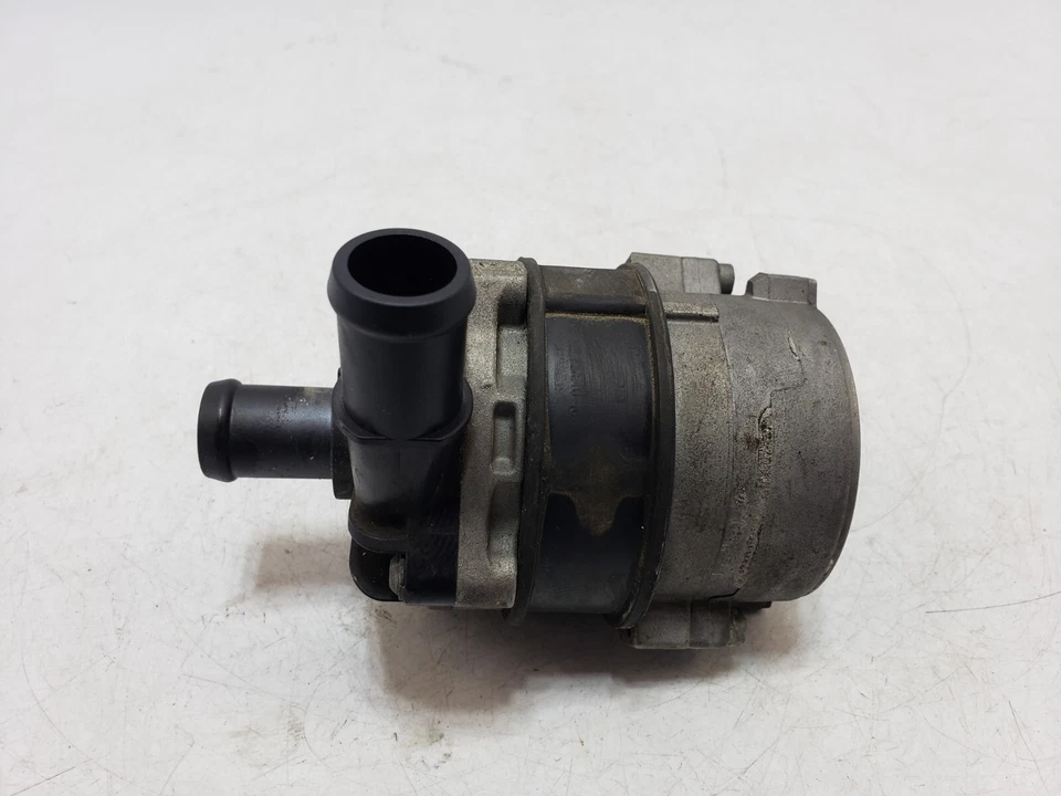 ✅ Bomba de agua auxiliar de circulación auxiliar Porsche Cayenne 958 2011-2018 OEM Foto 2 de 4