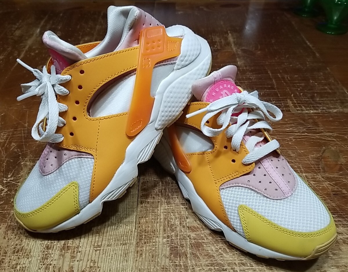 Nike Air Huarache Hyper Pink Womens Size Athletic Shoes Sneakers  (DX2674-100)