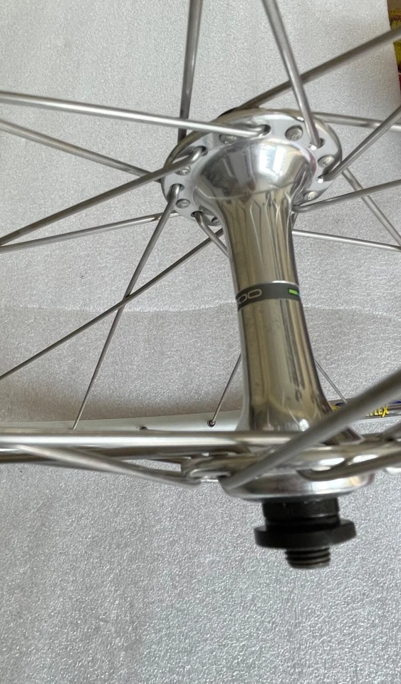 RUEDA DELANTERA 700C TUBULAR - MAVIC / SHIMANO  Foto 3 de 4