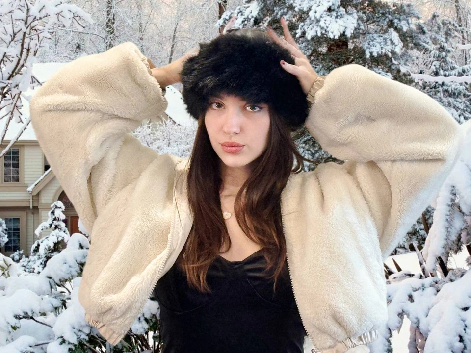 Gorro redondo de piel de oveja de cuero real negro gorro cubo Foto 2 de 4