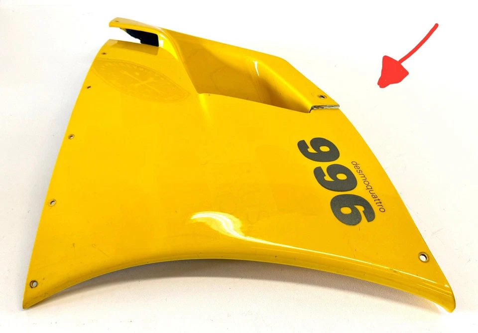 Подлинный желтый средний обтекатель для правшей Ducati 996 748 48010401A нуждается в ремонте - Изображение 4 из 4