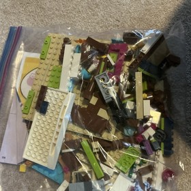 LEGO Friends Snow Resort Ski Lodge 41323 402pcs Complete Set with Instructions