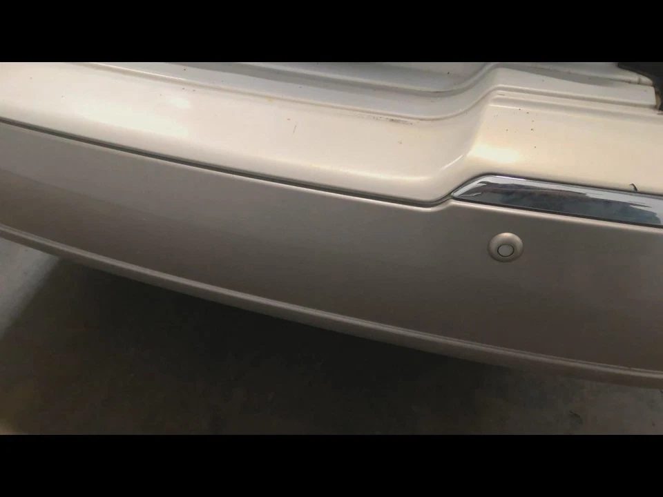 (LOCAL PICKUP ONLY) Rear Bumper With Park Assist Fits 03-05 LINCOLN & TOWN CAR 7 - Imagem 2 de 3