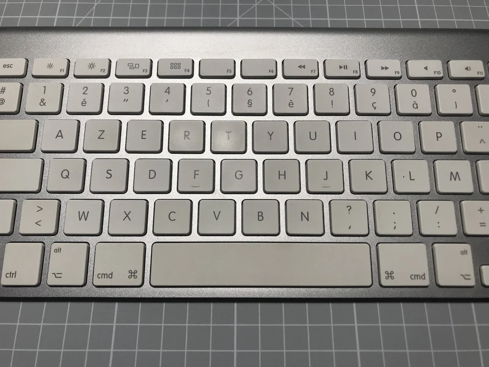 Apple A1314 clavier aluminium sans fil Bluetooth AZERTY Français - TESTÉ - Photo 4/4