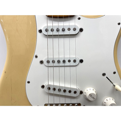 Fender Japan Yngwie Malmsteen Scalloped Stratocaster Guitar ST68