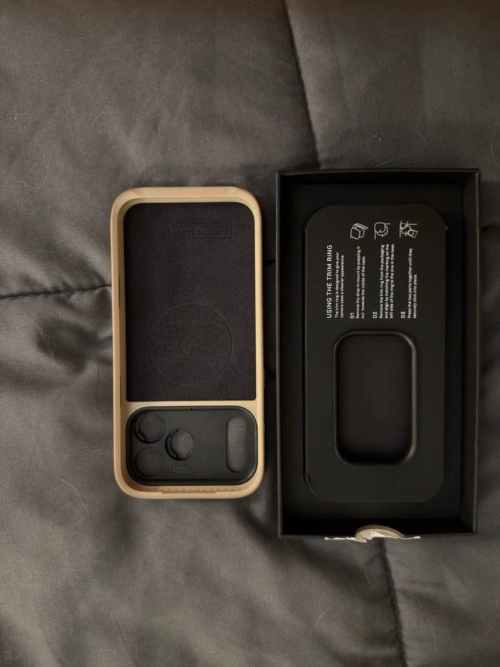 Moment Bronceado Y Negro I Phone 17 Pro Max Serie T Lente de Cámara Estuche de Teléfono Foto 2 de 2