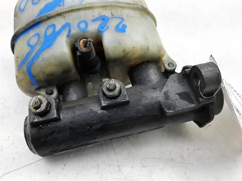 GMC SIERRA 1500 1999 2000 2001 2002 camioneta cilindro maestro de freno 18048539 Foto 4 de 4