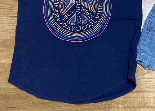 Girl's Old Navy Outfit sz 8 - "Good Vibes....." Peace Top w/Chambray Shorts EUC - Picture 4 of 7