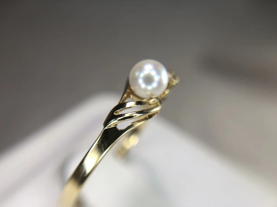 Винтажное маленькое кольцо из желтого золота 14 карат с круглым культивированным жемчугом и одним бриллиантом - Изображение 4 из 4