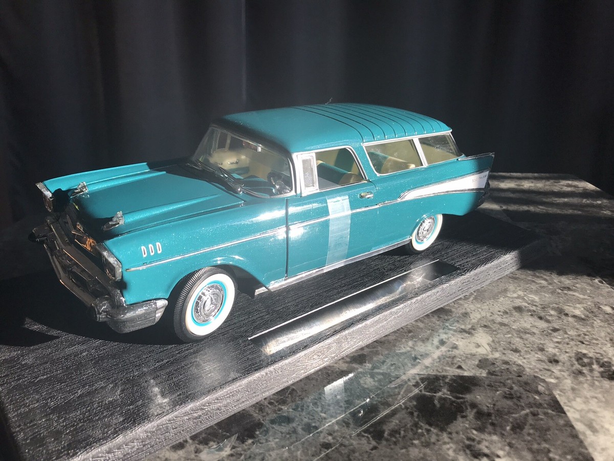 ROAD LEGENDS: 1957 RED CHEVROLET NOMAD 1/18th Scale Diecast