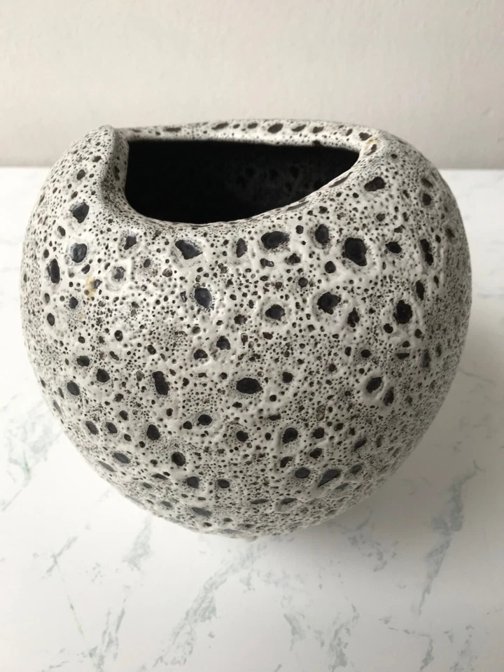 Vase eiförmig 2,3 l weiß mit schwarzen Punkten glasiert | vase egglike 2.3 l - Bild 3 von 4