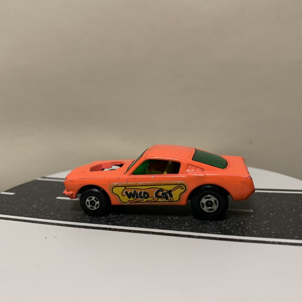 MATCHBOX Superfast 8 赤 ミニカーlesny Matchbox Lesney Superfast No. 8 Mustang Wildcat Dragster