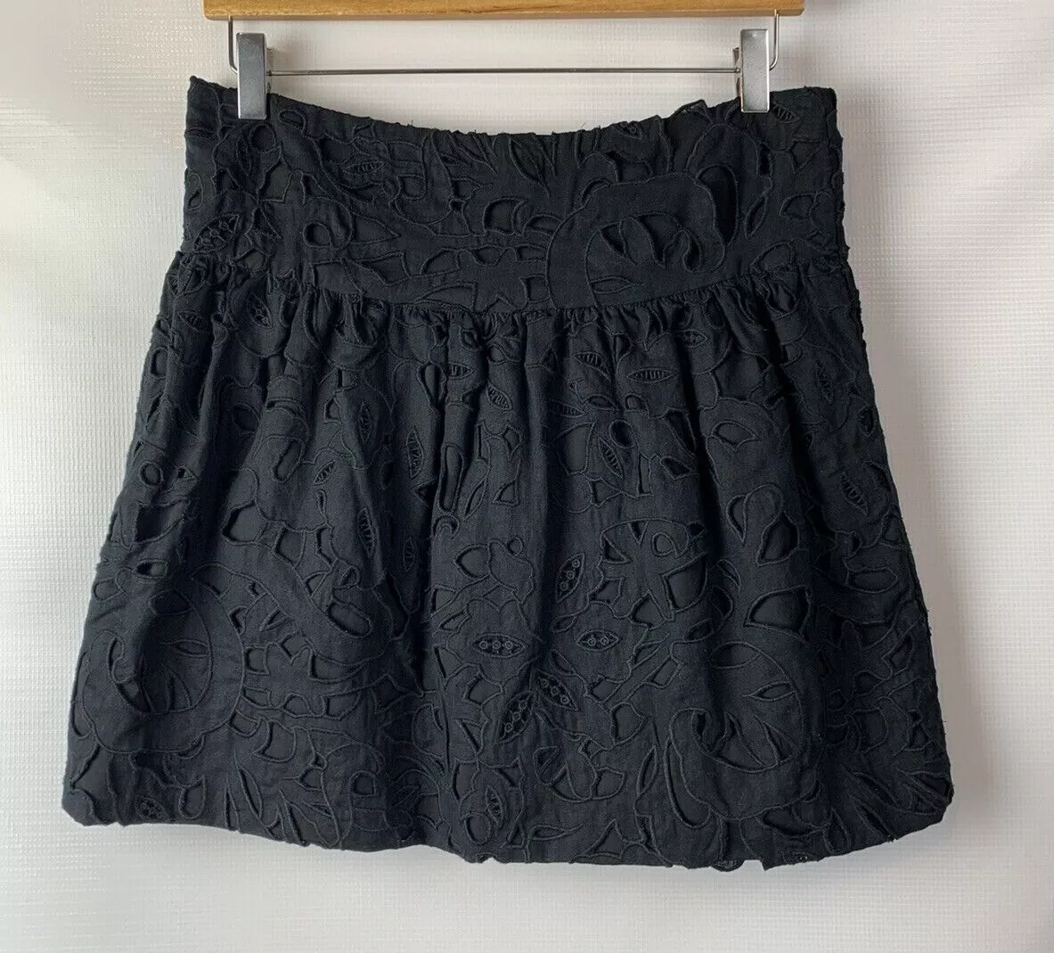 Robert Rodriguez Women s linen blend eyelet Skirt Black Size 6