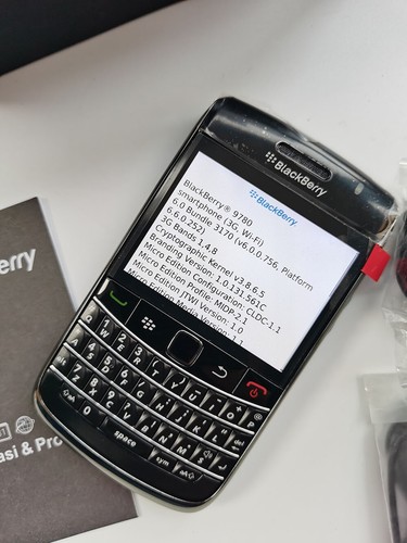 BlackBerry Bold 9780 - 512 Mo - 3G 5 Mpx microSDHC GPS noir/blanc (débloqué) - Photo 6 sur 16