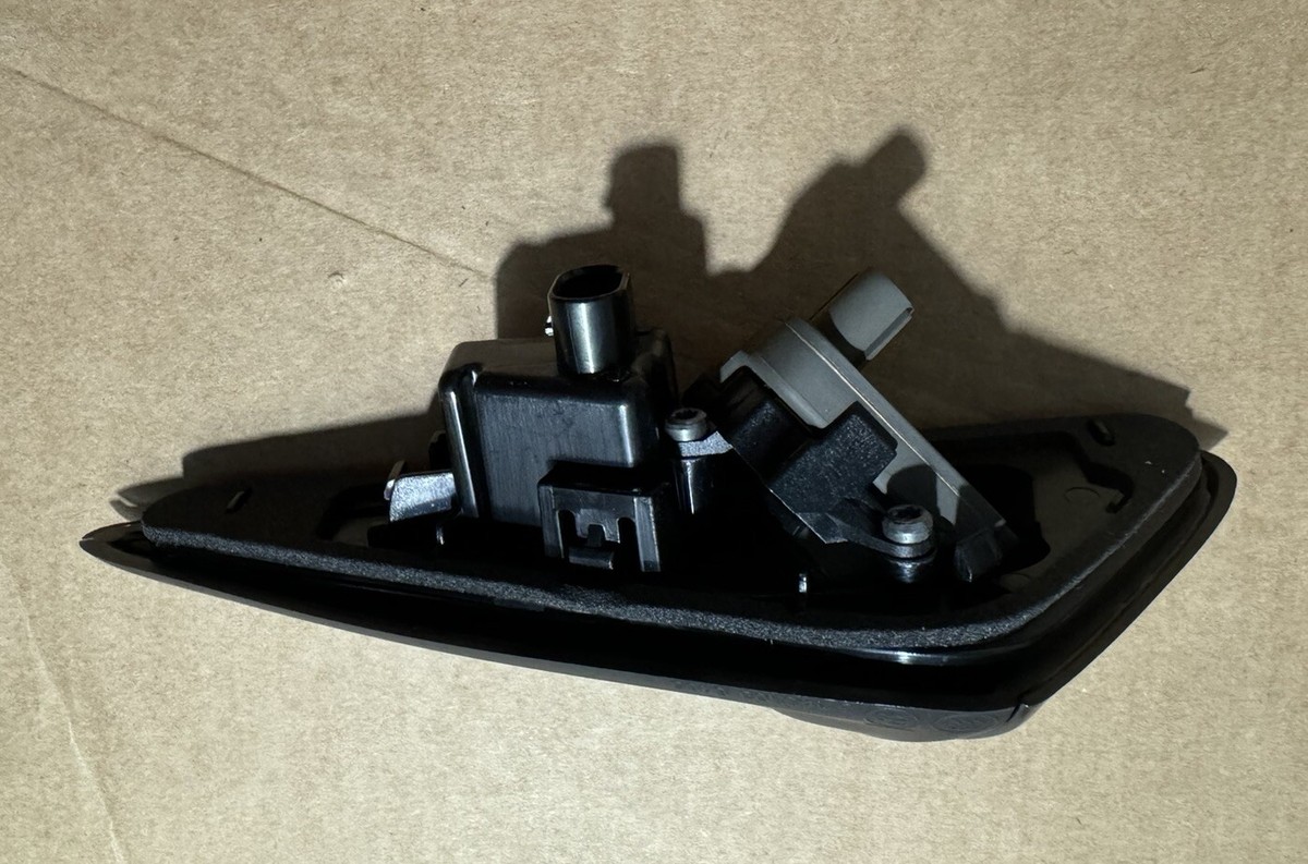 OEM New Tesla Model X 2023+ LEFT repeater camera Assembly Turn