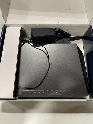 NETGEAR Nighthawk AC1900 Smart WiFi Router (R7000-100NAS) (Wrong Packaging) - Photo 2/2