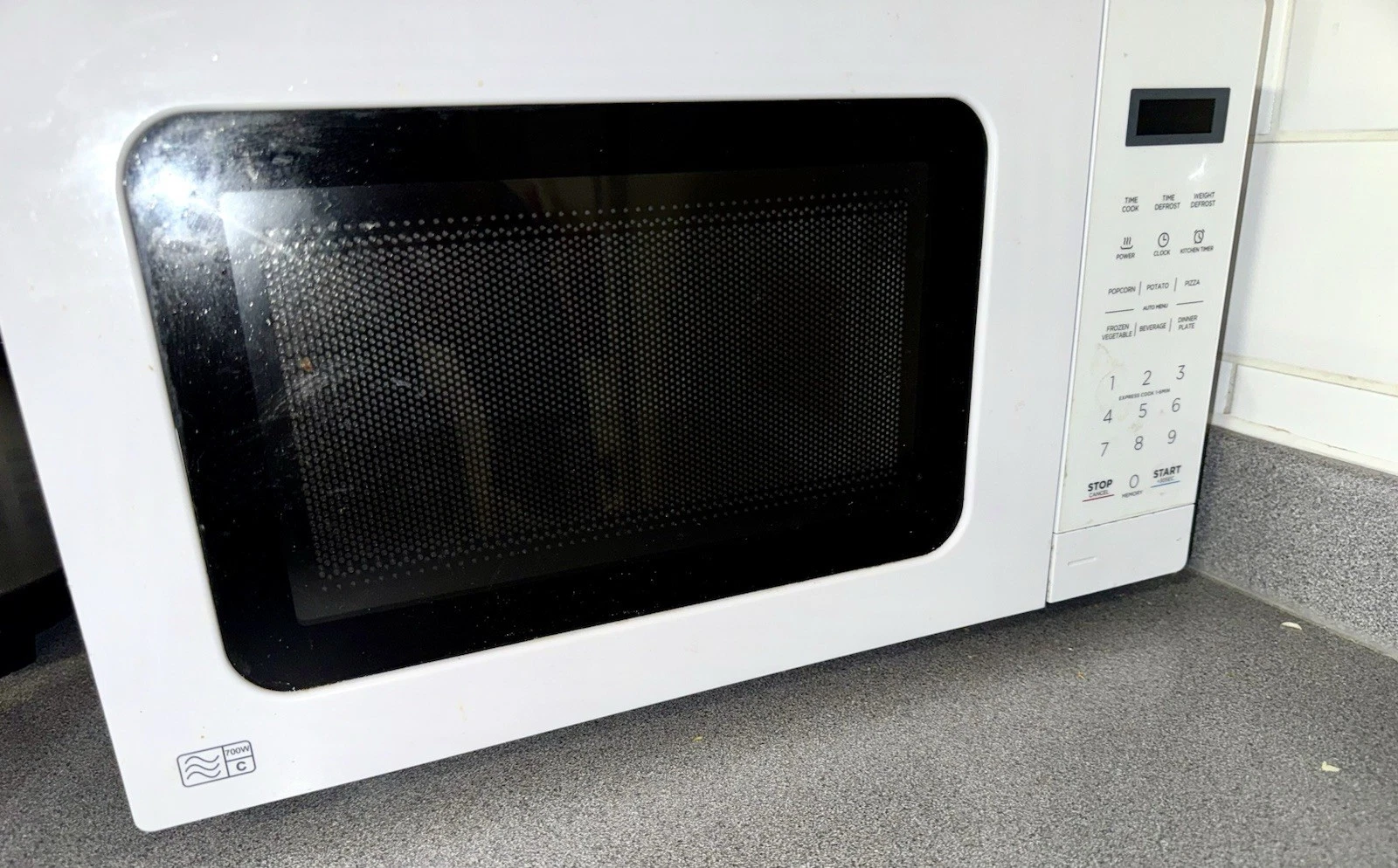 Hisense 700W 20L White Countertop Microwave Oven