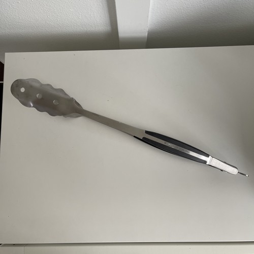 Williams Sonoma Tongs 18" Heavy Duty  Stainless Steel Clamshell Locking Grill