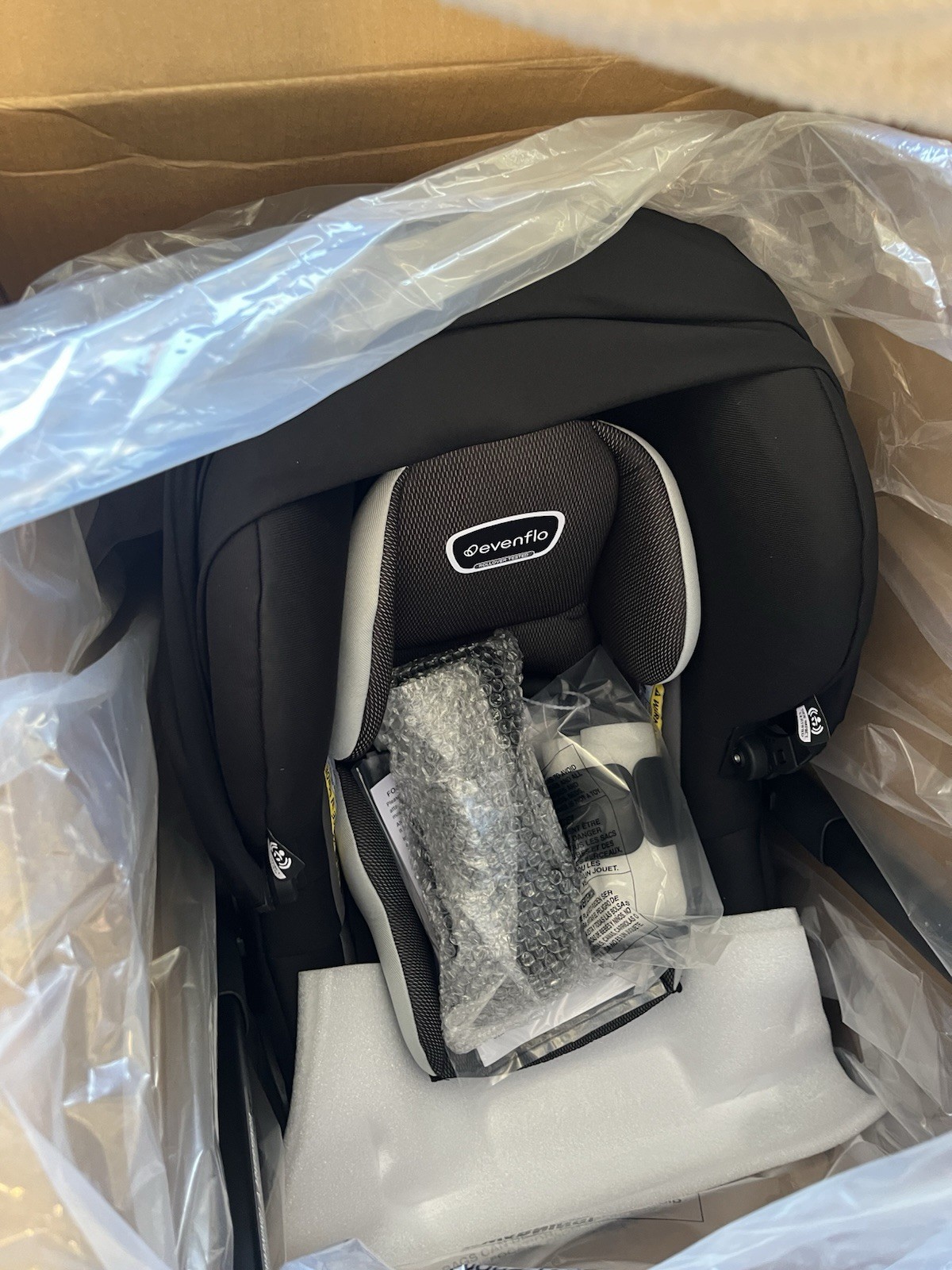 BRAND NEW - Evenflo Shyft DualRide Infant Seat and Stroller Combo With Base