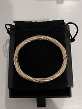 9ct Yellow Gold UNOAERRE BREV Hallmarked Twist Textured Hinged Bangle 9.4G