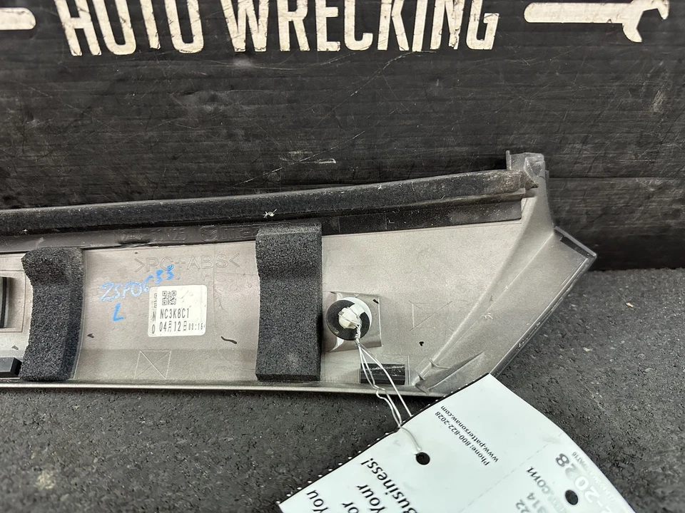 17-20 FIAT 124 SPIDER LEFT DRIVER SIDE WINDSHIELD TRIM MOULDING - Image 4 of 4