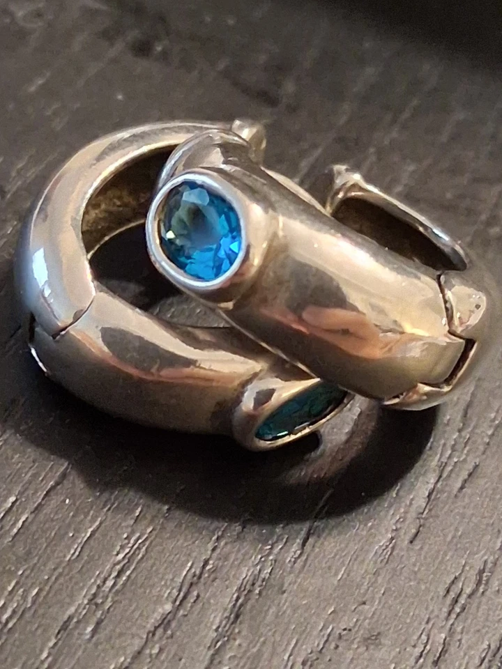 Маленькие обручи из стерлингового серебра 925 пробы с сапфиром 3⁄4 дюйма - Изображение 2 из 3