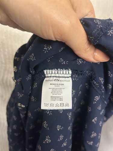 Brandy Melville mini abito blu navy floreale bottoni davanti cinch cravatta estetica autunnale - Foto 7 di 10