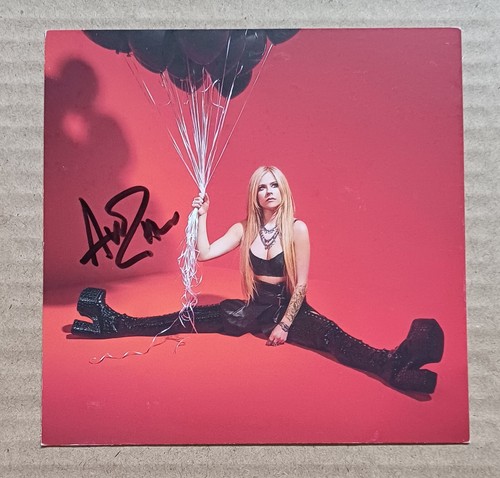 Avril Lavigne Love Sux SIGNED Art Card & 3 x Cassette Bundle Red Black Orange - Picture 8 of 10